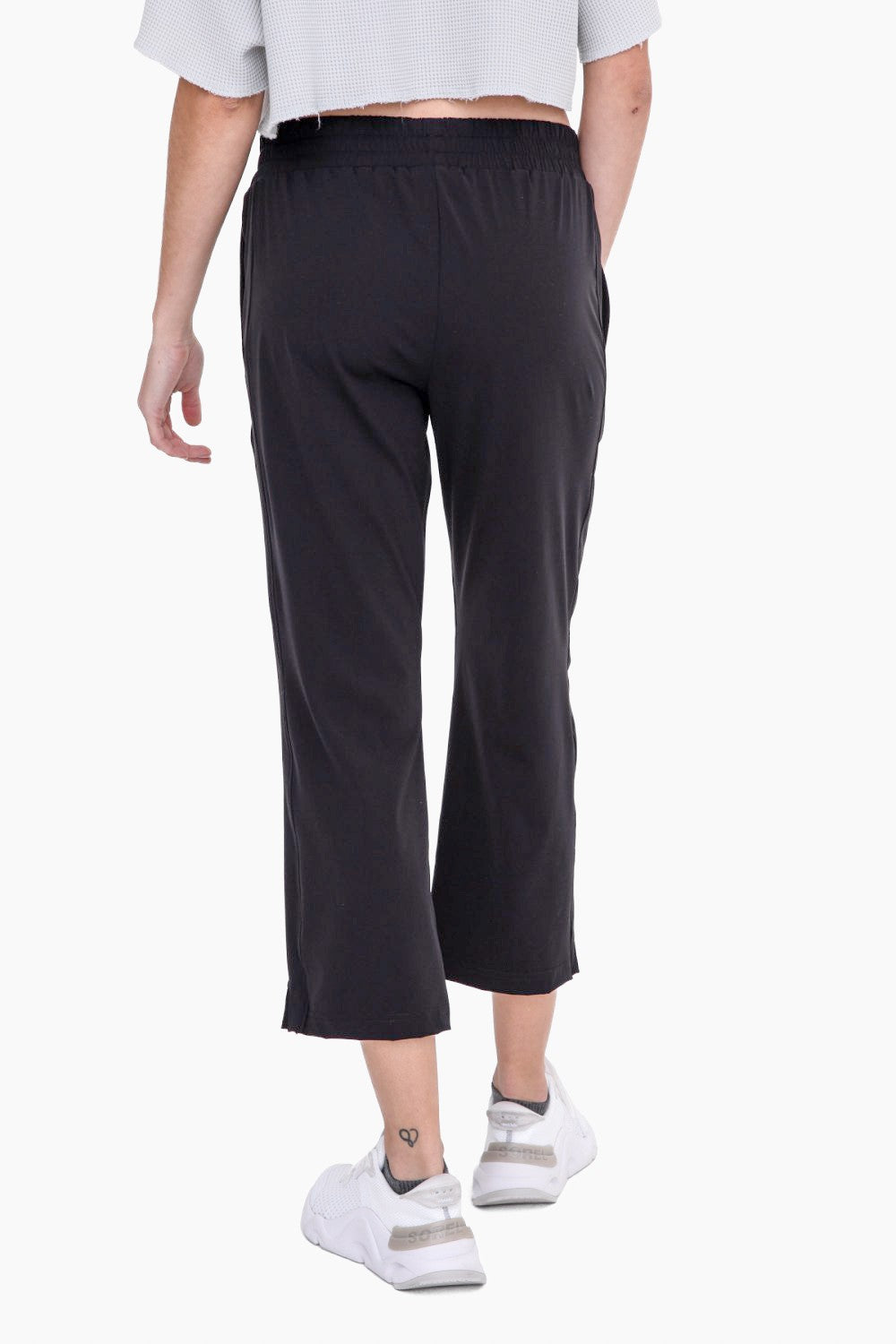 Graphene-Blend Capri Active Pants - APR7109