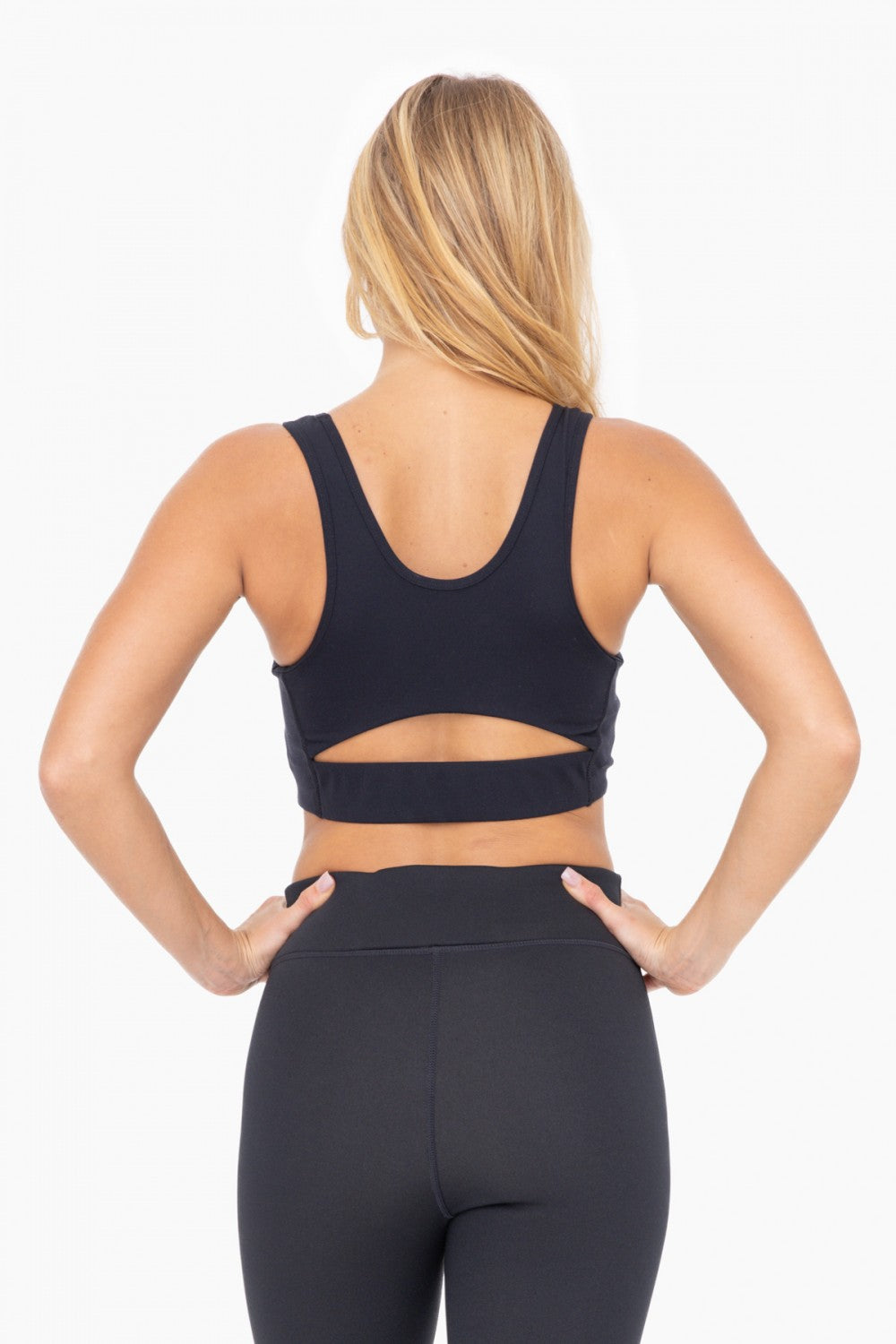 CUT-OUT BACK ESSENTIAL SPORTS BRA - AT2760