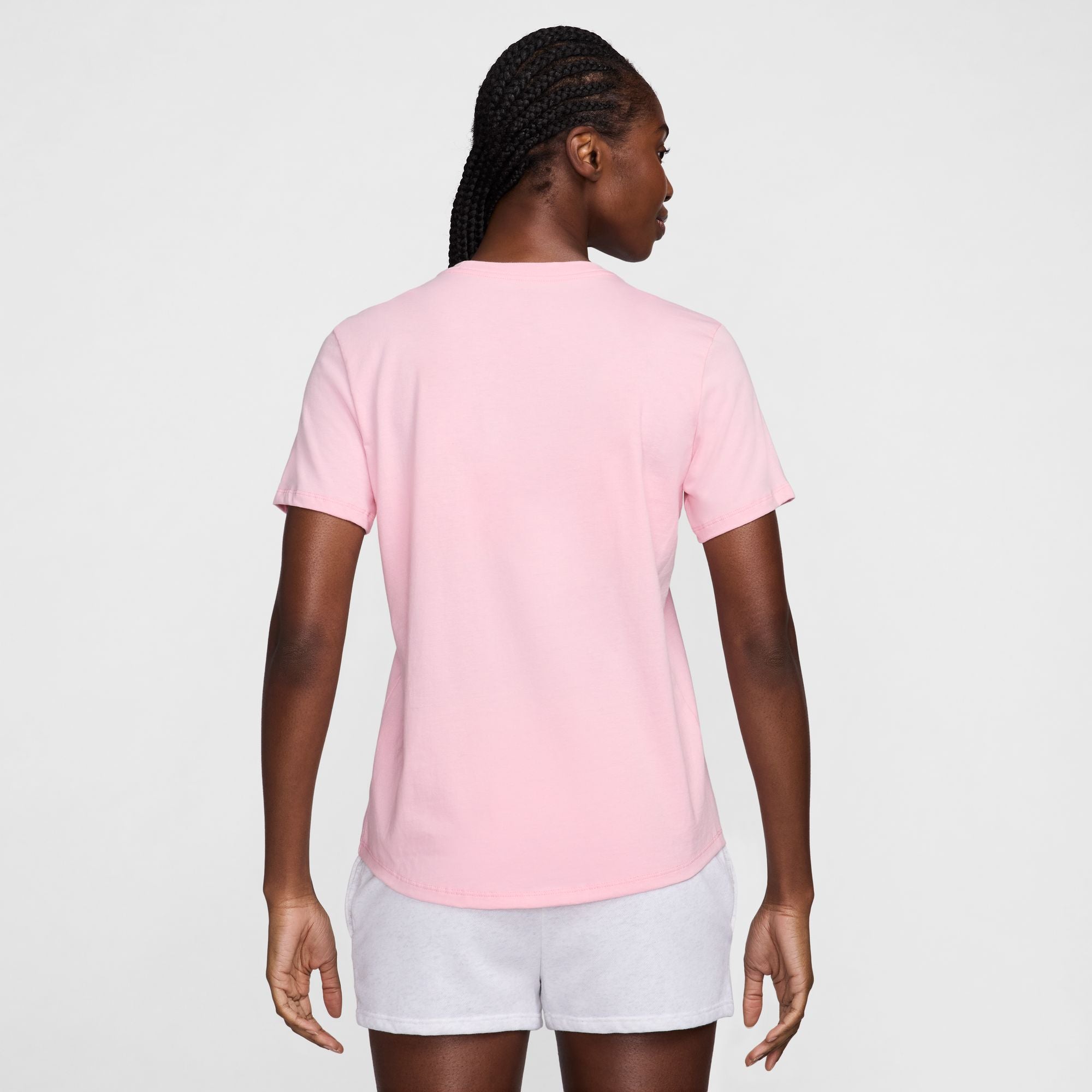 Nike Women's Club Essentials T-shirt - DX7902