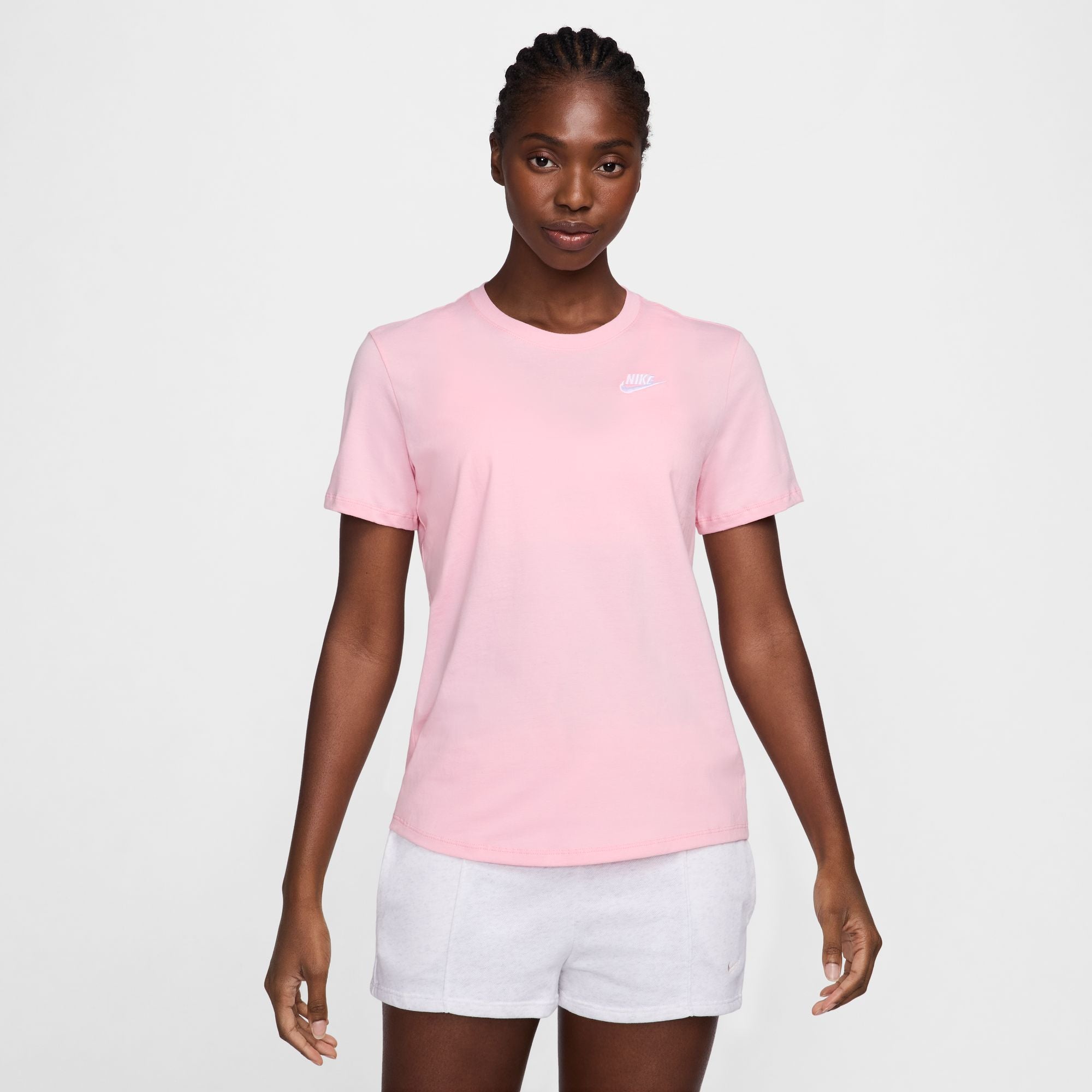 Nike Women's Club Essentials T-shirt - DX7902