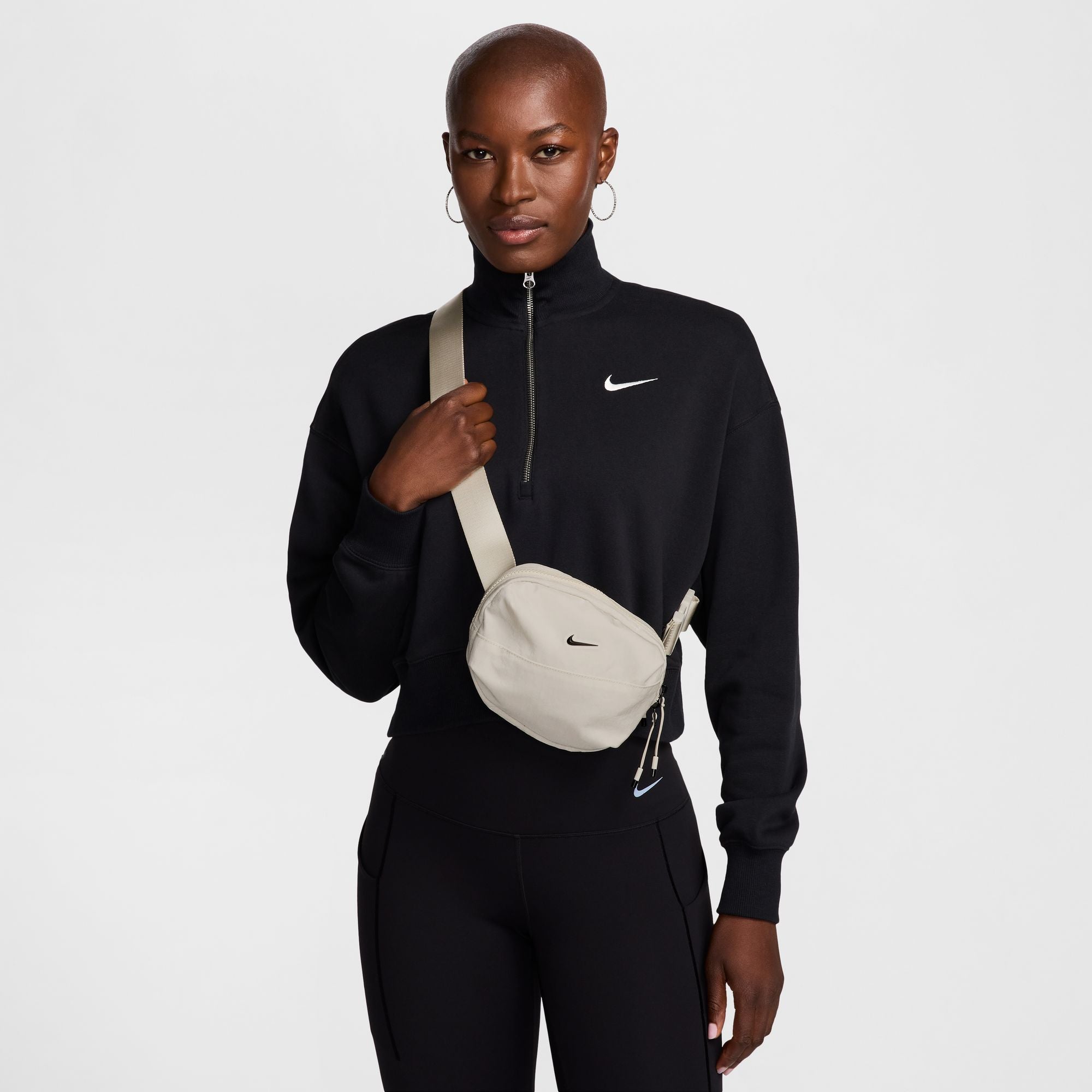 NIKE AURA CROSSBODY - HM6120